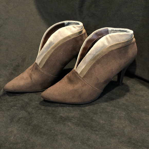 🌈3/$15🌈 Brown suede High Heels size 8.5 - Picture 2 of 7